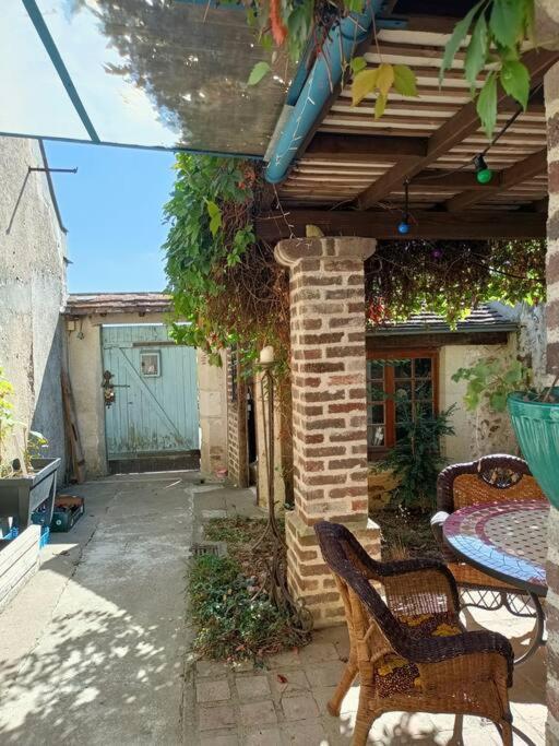 L'Atelier-Chambrette Dans Le Jardin Avec Salle De Bains, Sans Cuisine Trôo 外观 照片